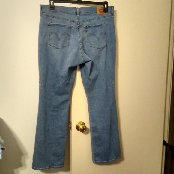 Levis Classic Bootcut (Size 16) with Embroidered Flower Design - Picture 6 of 6